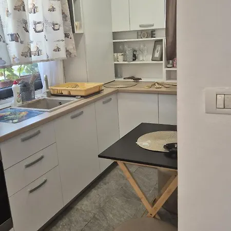 Δωμάτια σε οικογενειακή κατοικία Lucyana Home's