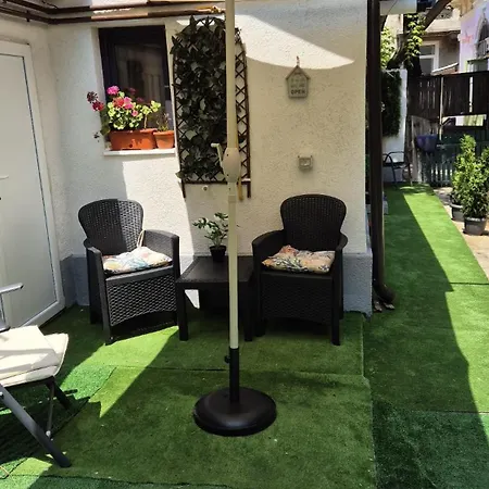 Lucyana Home's Δωμάτια σε οικογενειακή κατοικία Βουκουρέστι